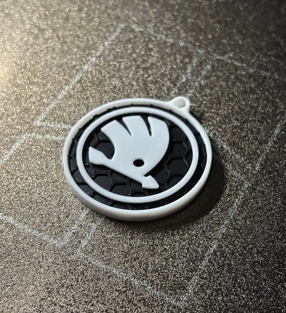Premium Skoda Keychain – Honeycomb Pattern Edition
